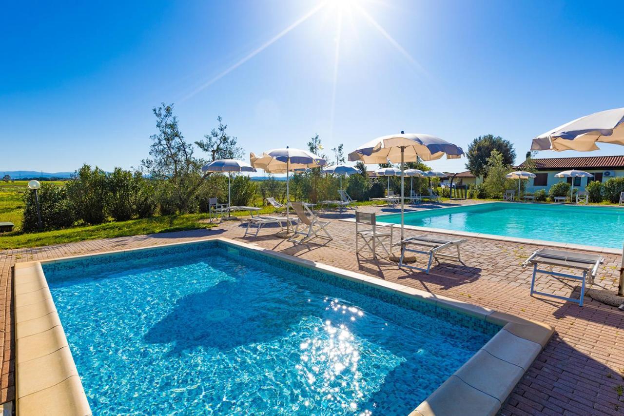 Glamping Gli Etruschi Hotel Piombino Bagian luar foto