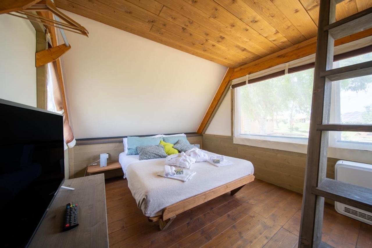 Glamping Gli Etruschi Hotel Piombino Bagian luar foto