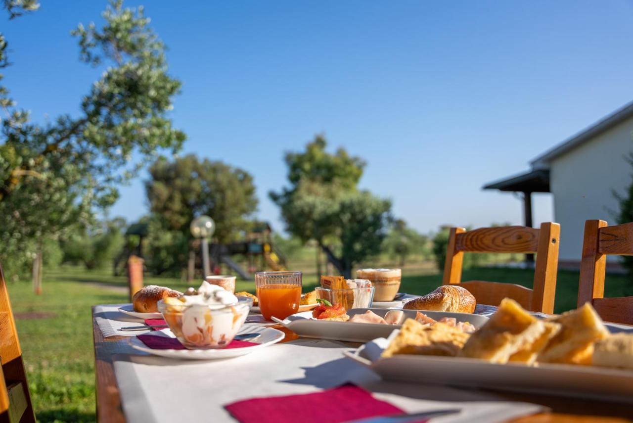 Glamping Gli Etruschi Hotel Piombino Bagian luar foto