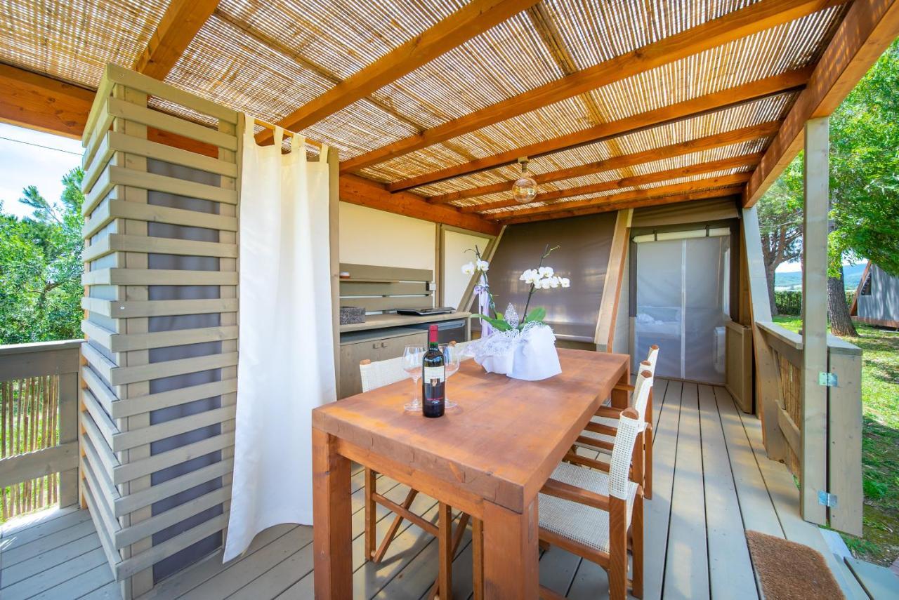 Glamping Gli Etruschi Hotel Piombino Bagian luar foto