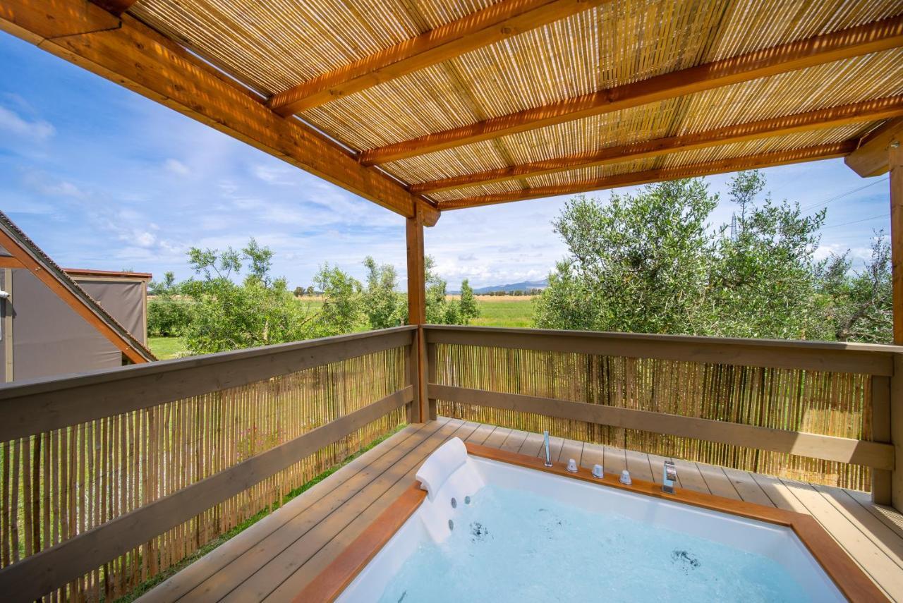 Glamping Gli Etruschi Hotel Piombino Bagian luar foto