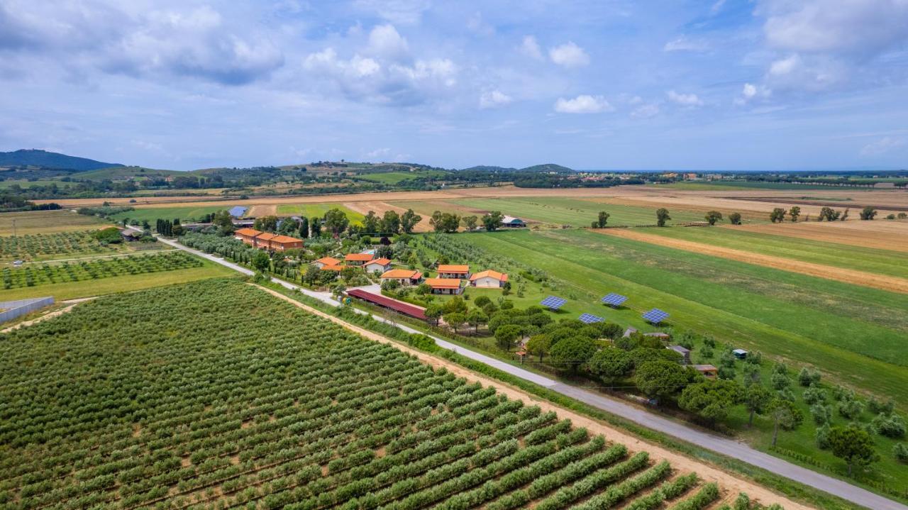 Glamping Gli Etruschi Hotel Piombino Bagian luar foto